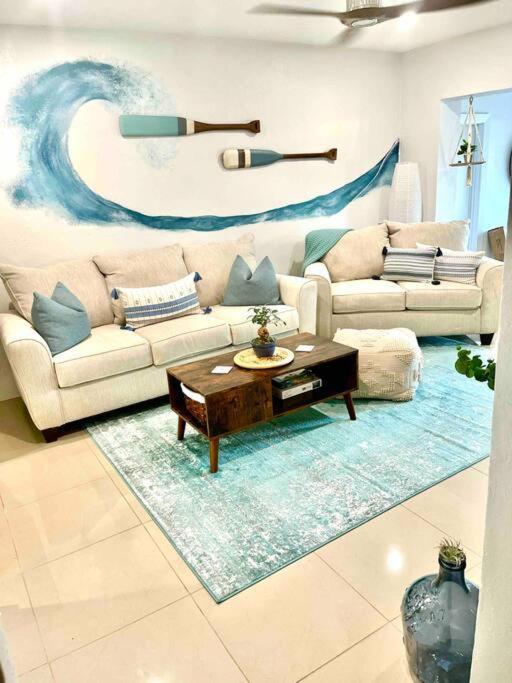 Central Nautical Themed 4 Bed 2 Bath Home Φορτ Λόντερντεϊλ Εξωτερικό φωτογραφία