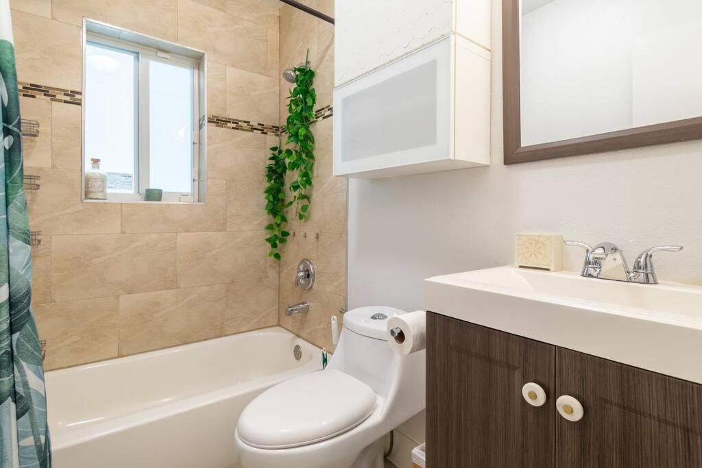 Central Nautical Themed 4 Bed 2 Bath Home Φορτ Λόντερντεϊλ Εξωτερικό φωτογραφία